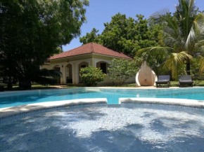 Отель Safina Cottages  Diani Beach